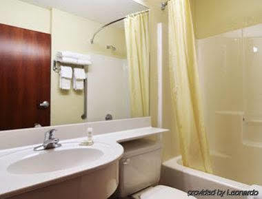 Microtel & By Wyndham Auburn