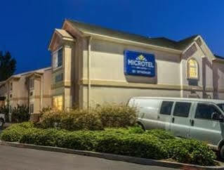 Hotel Microtel & By Wyndham Auburn